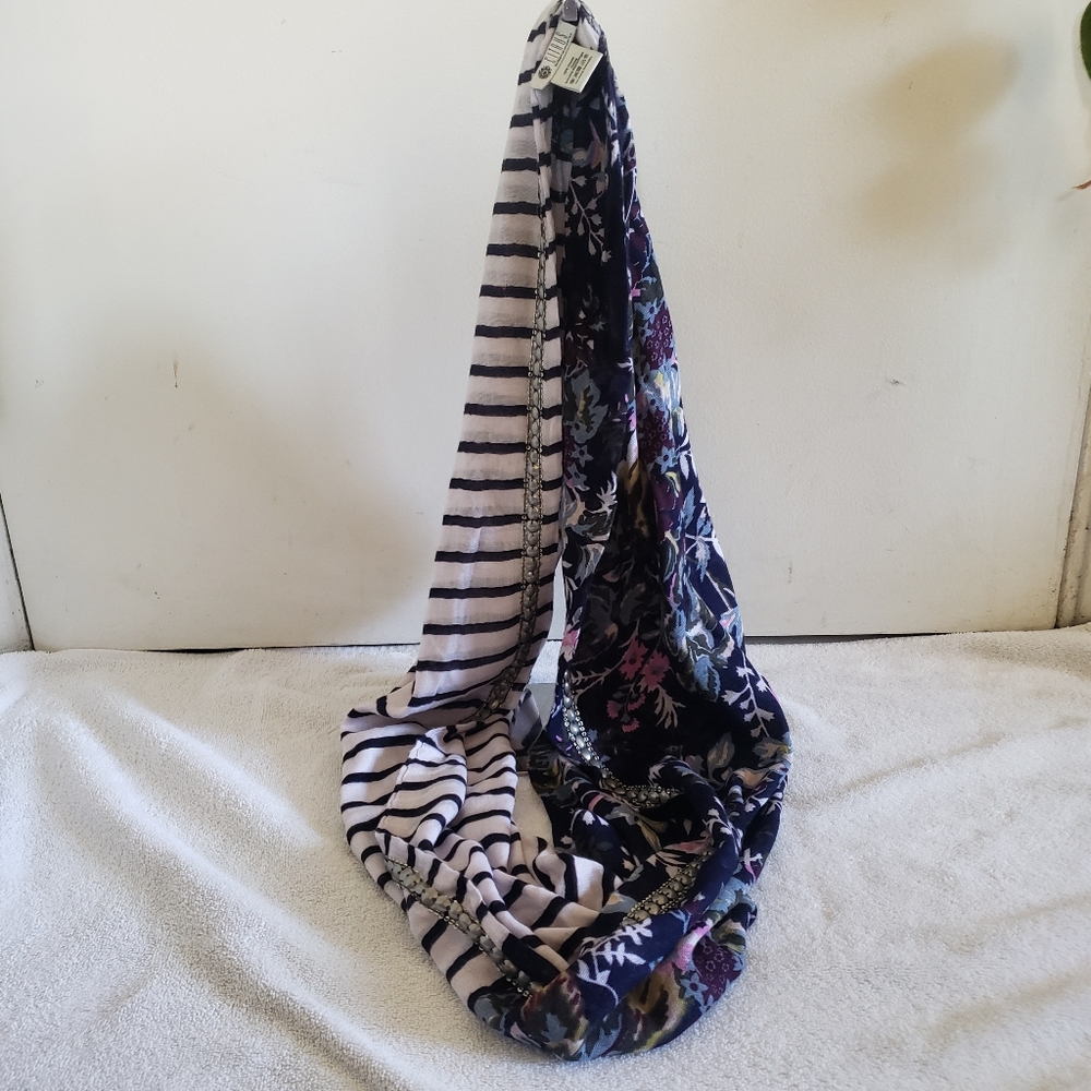 Citrus X Anthropologie Circle Scarf